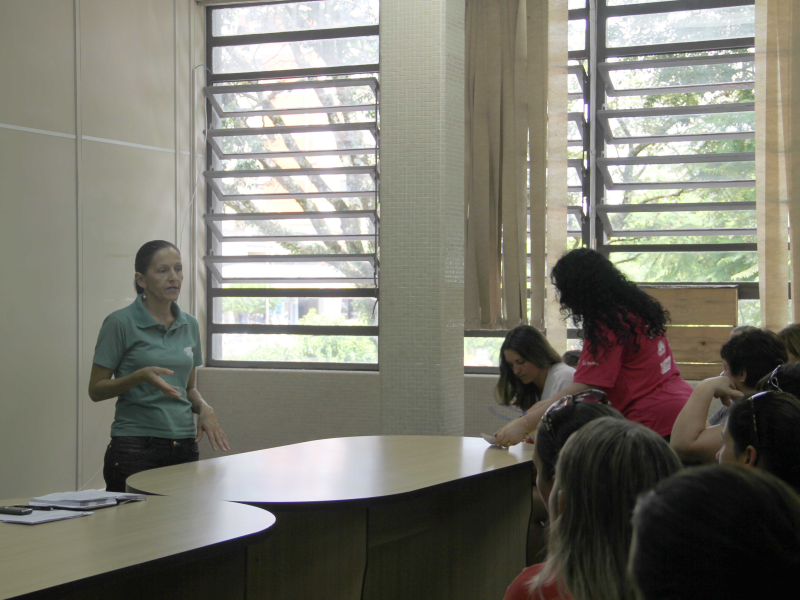 SECRETARIA DE SAÚDE REÚNE AGENTES PARA O COMBATE À DENGUE